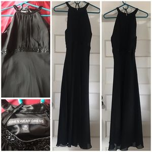 Jones Wear Dress Floor Length Black Beaded Halter Evening Gown